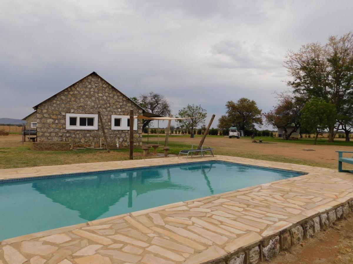 Grootfontein Meteorite Rest Camp酒店 外观 照片
